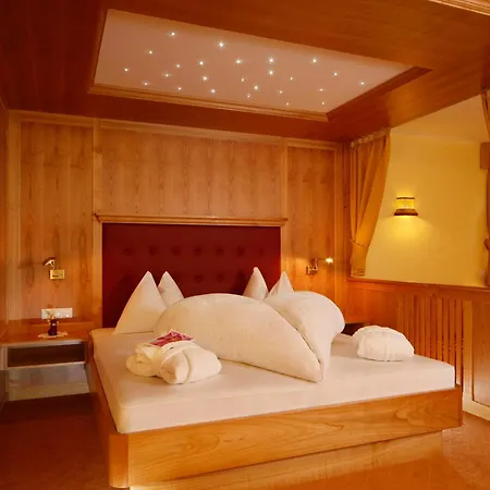 Hotel Nocturnes